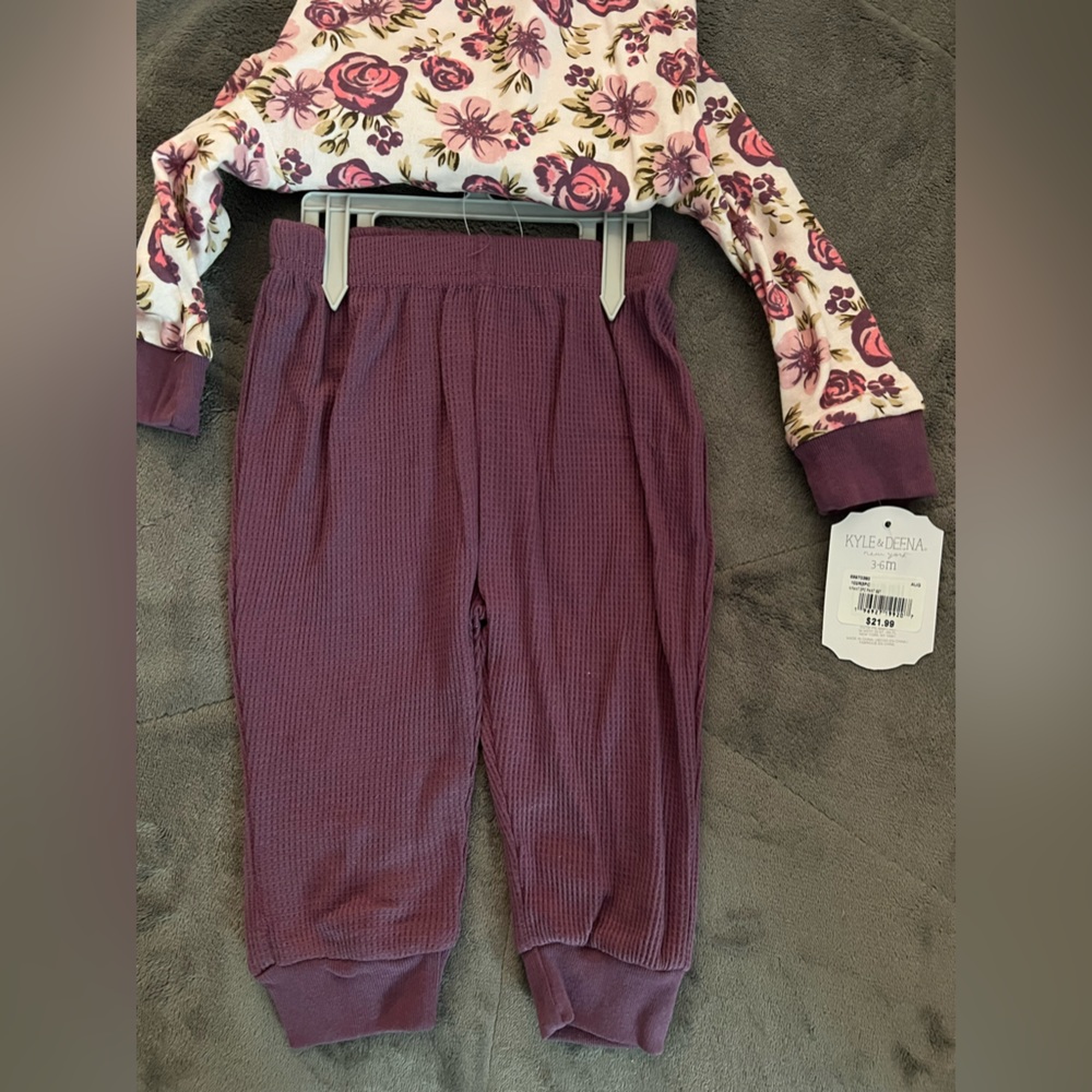 Baby Clothes - Picture 2 of 2